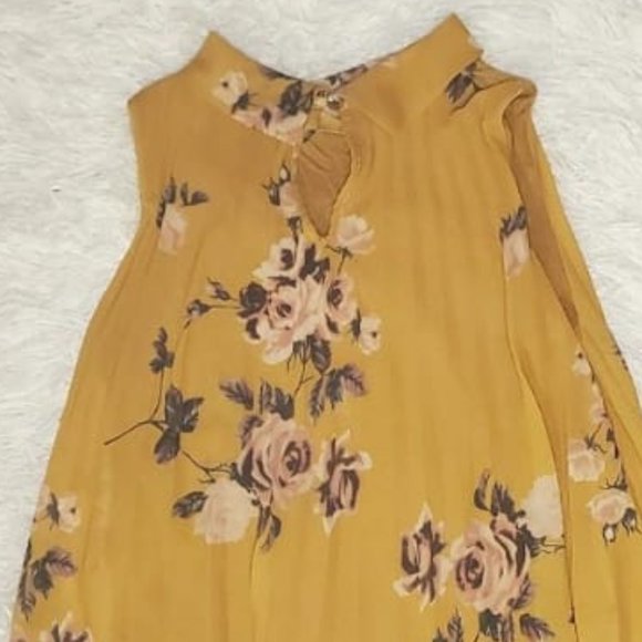 PLUS SIZE HANDKERCHIEF TOP - Picture 6 of 6